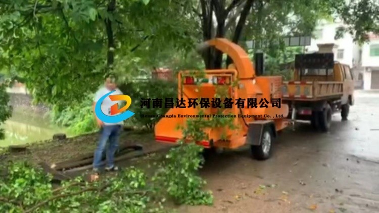 河南昌達HC-6145園林綠化樹枝粉碎機福建福州客戶使用現(xiàn)場